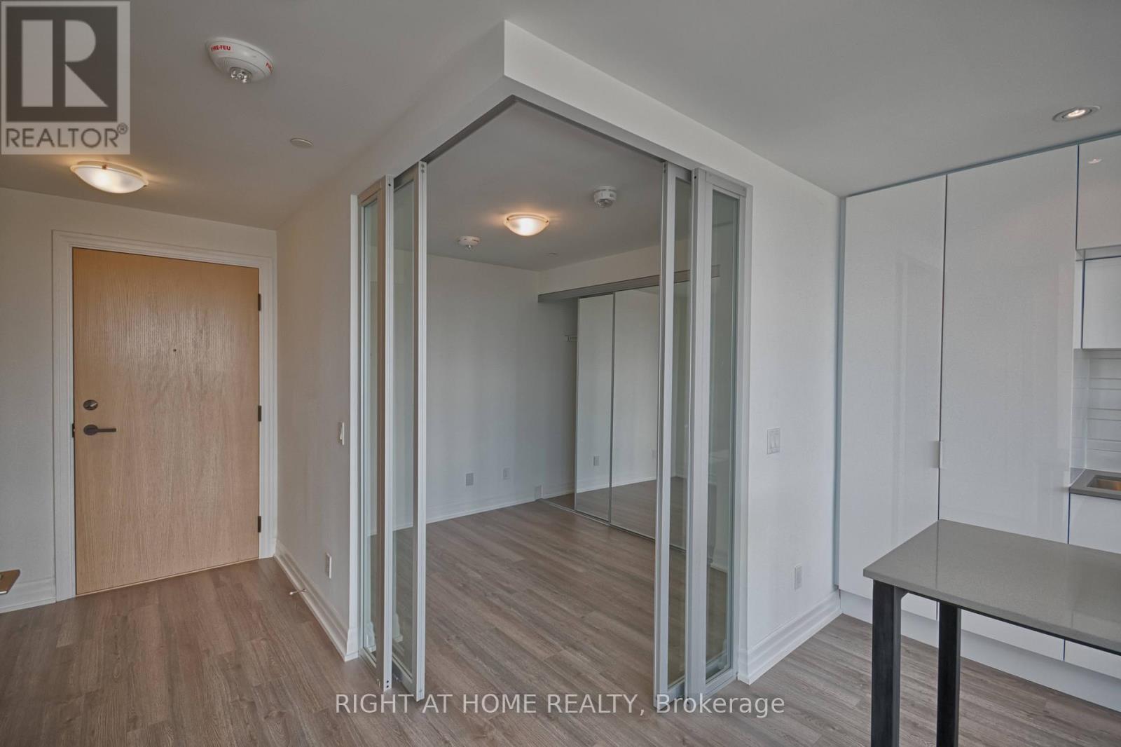 714 - 1 Belsize Drive, Toronto, Ontario  M4S 0B9 - Photo 5 - C12820702