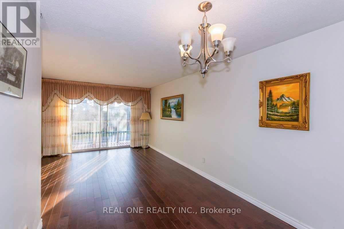 Upper - 101 Shawnee Circle, Toronto (Pleasant View), Ontario  M2H 2X9 - Photo 4 - C12820722