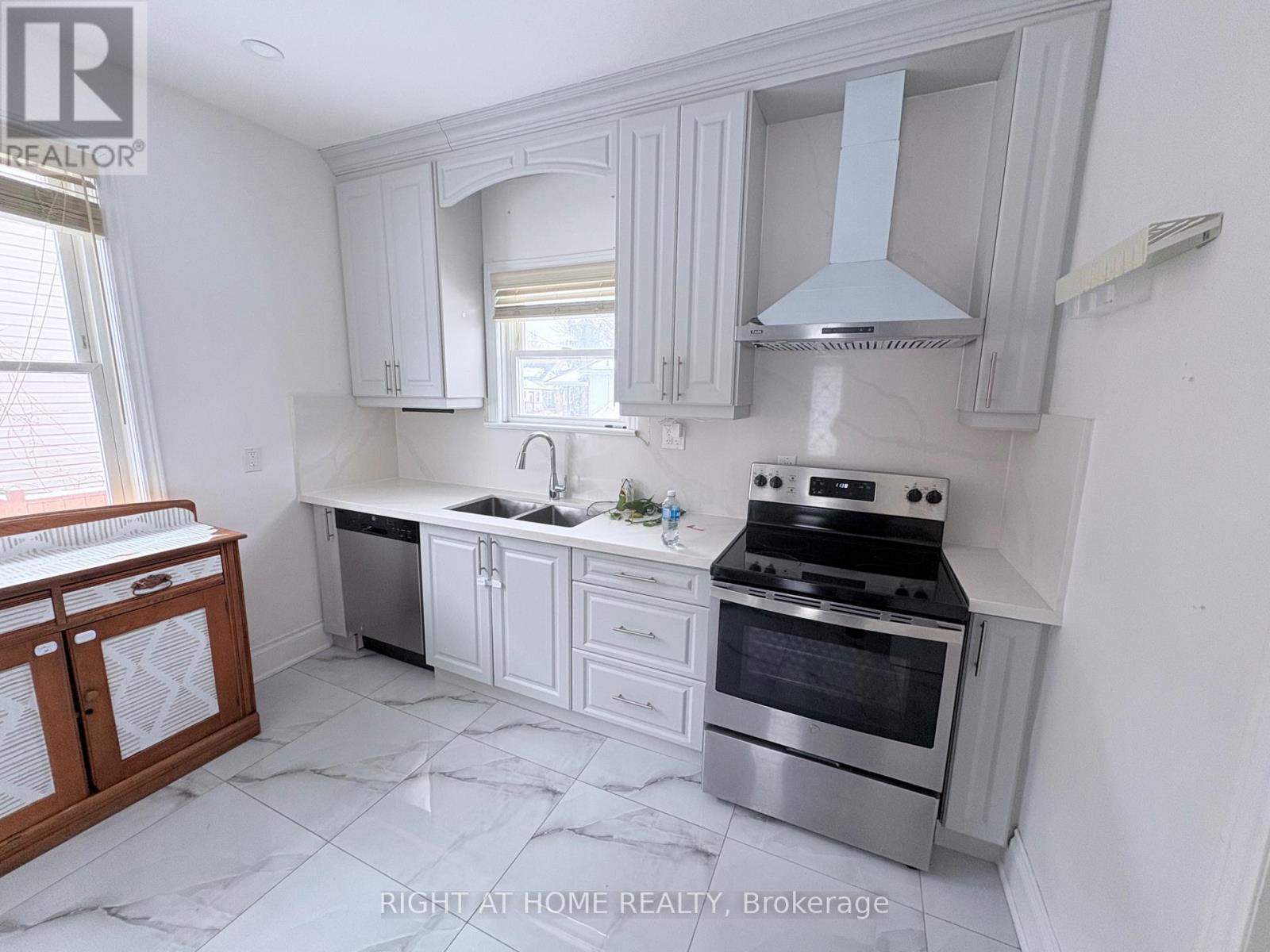 Main - 144 Conant Street, Oshawa, Ontario  L1H 3R8 - Photo 7 - E12820562