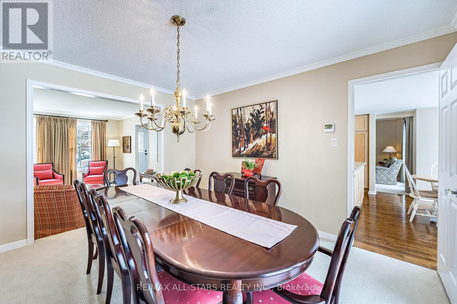 24 Ferndell Circle, Markham, Ontario  L3R 3Y8 - Photo 12 - N12820528