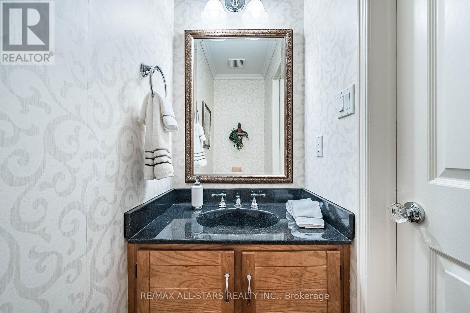 24 Ferndell Circle, Markham, Ontario  L3R 3Y8 - Photo 20 - N12820528