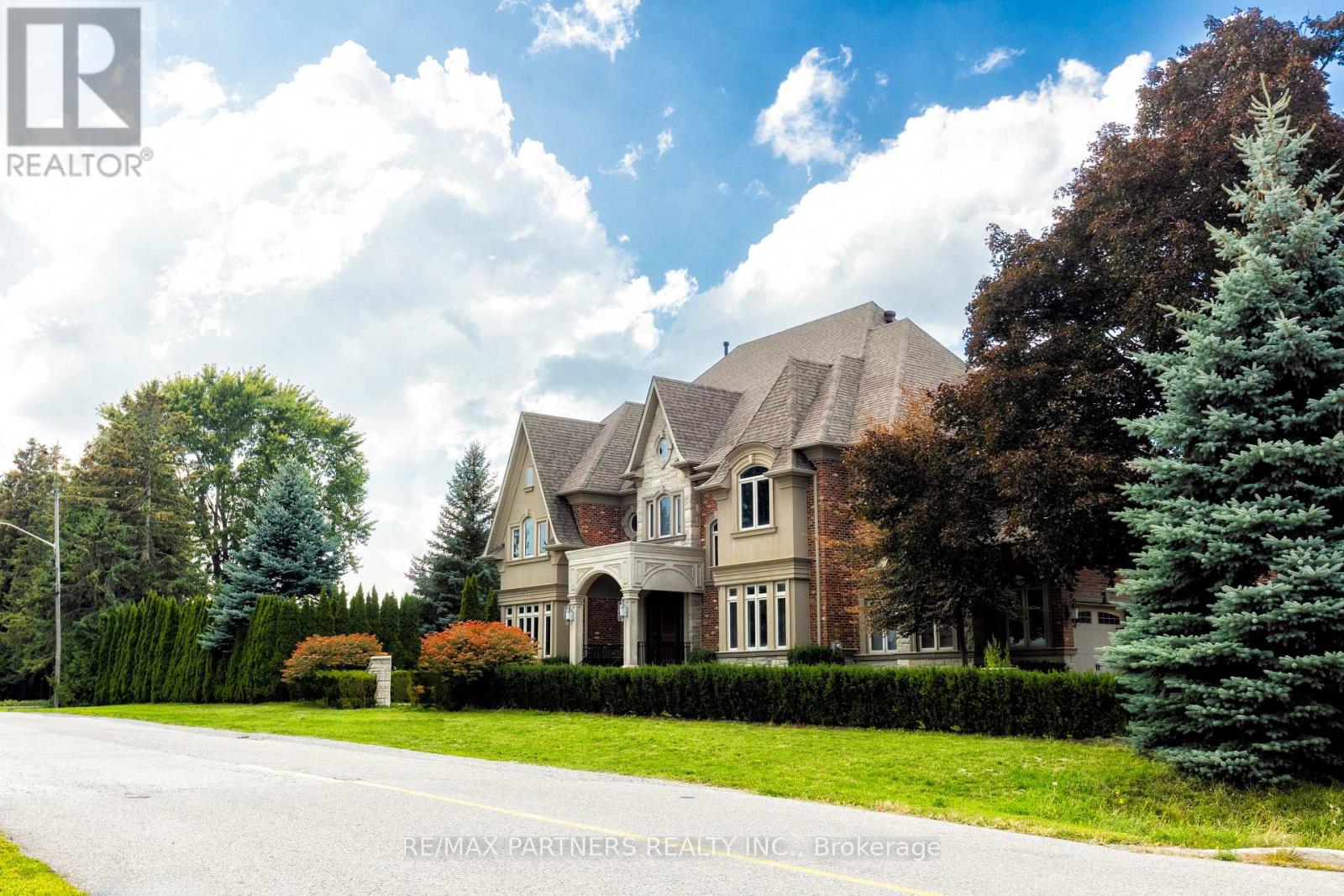 68 Maple Grove Avenue, Richmond Hill, Ontario  L4E 2X2 - Photo 2 - N12820584