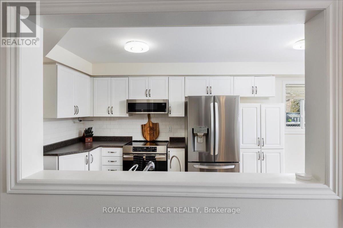 56 Noble Drive, Bradford West Gwillimbury, Ontario  L3Z 3A8 - Photo 10 - N12820706