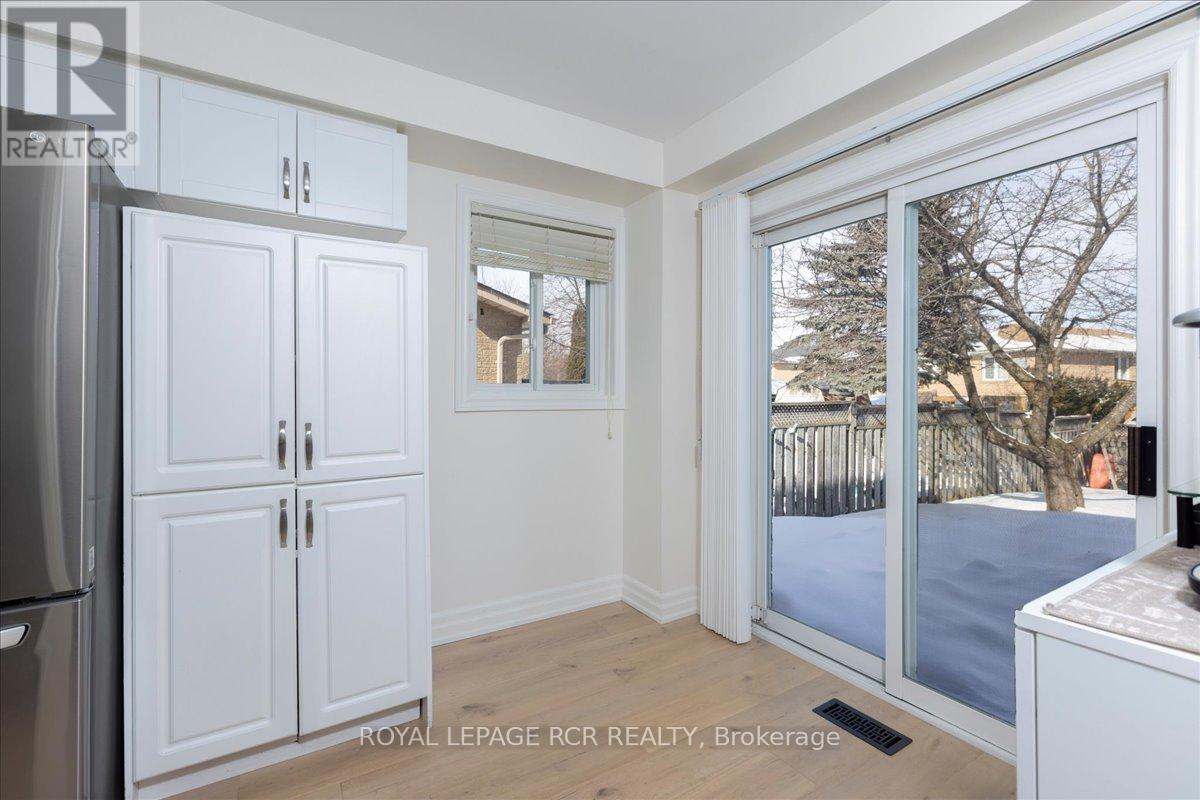 56 Noble Drive, Bradford West Gwillimbury, Ontario  L3Z 3A8 - Photo 13 - N12820706