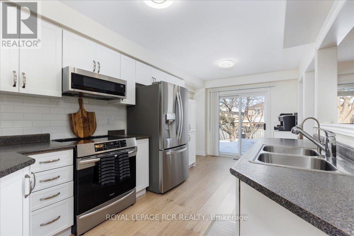 56 Noble Drive, Bradford West Gwillimbury, Ontario  L3Z 3A8 - Photo 15 - N12820706