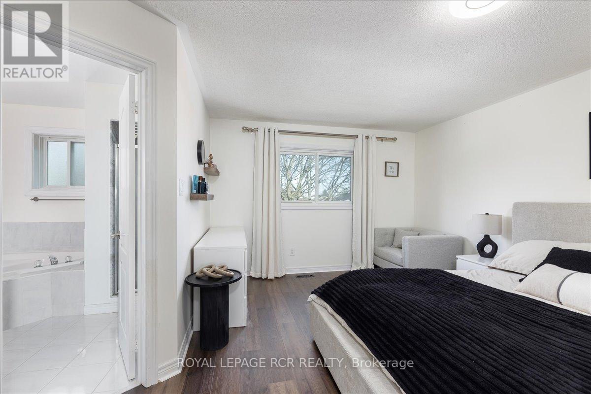 56 Noble Drive, Bradford West Gwillimbury, Ontario  L3Z 3A8 - Photo 18 - N12820706