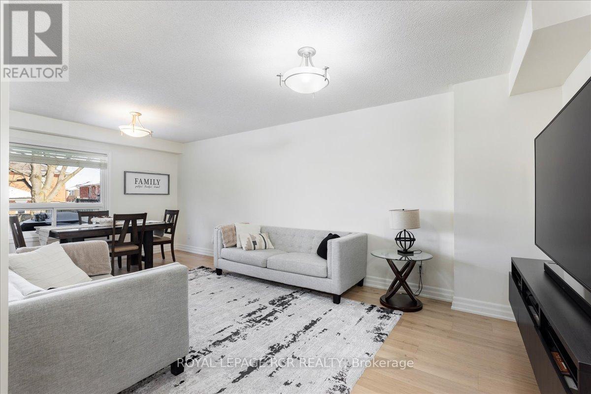 56 Noble Drive, Bradford West Gwillimbury, Ontario  L3Z 3A8 - Photo 7 - N12820706