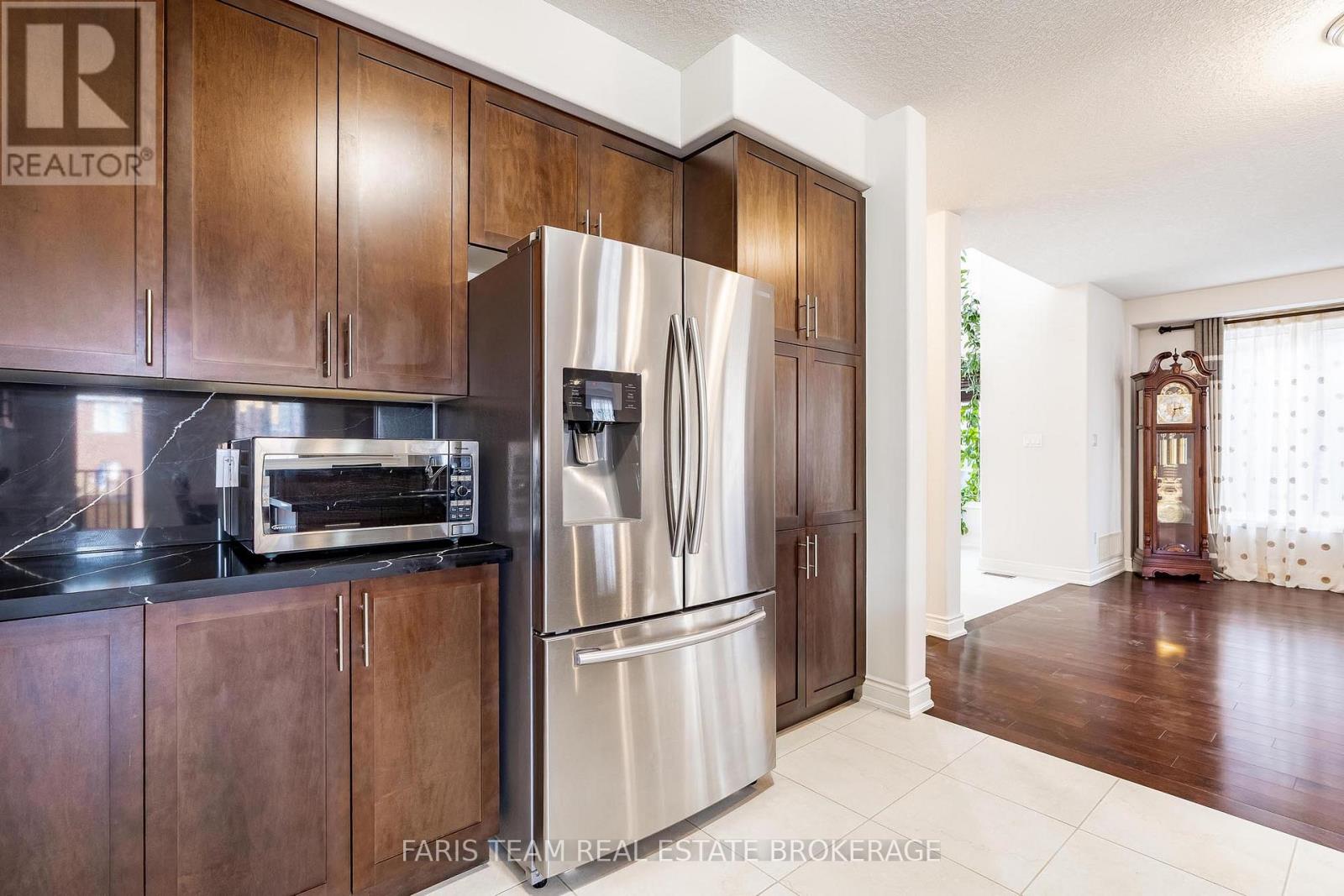 56 Jewel House Lane, Barrie, Ontario  L4M 0C4 - Photo 7 - S12820604