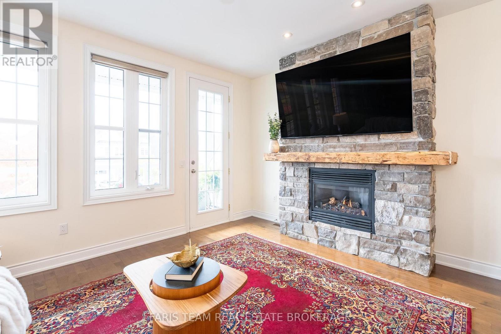 145 Wycliffe Cove, Tay, Ontario  L0K 2A0 - Photo 14 - S12820666