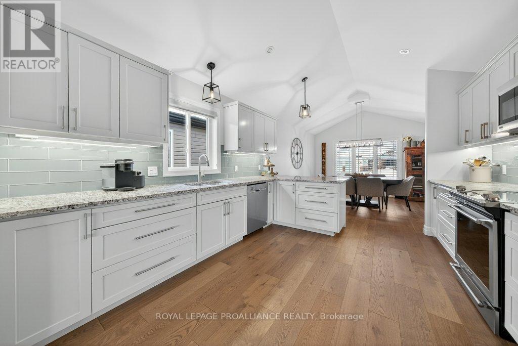 21 Brookfield Crescent, Quinte West, Ontario  K8V 0H9 - Photo 14 - X12815906