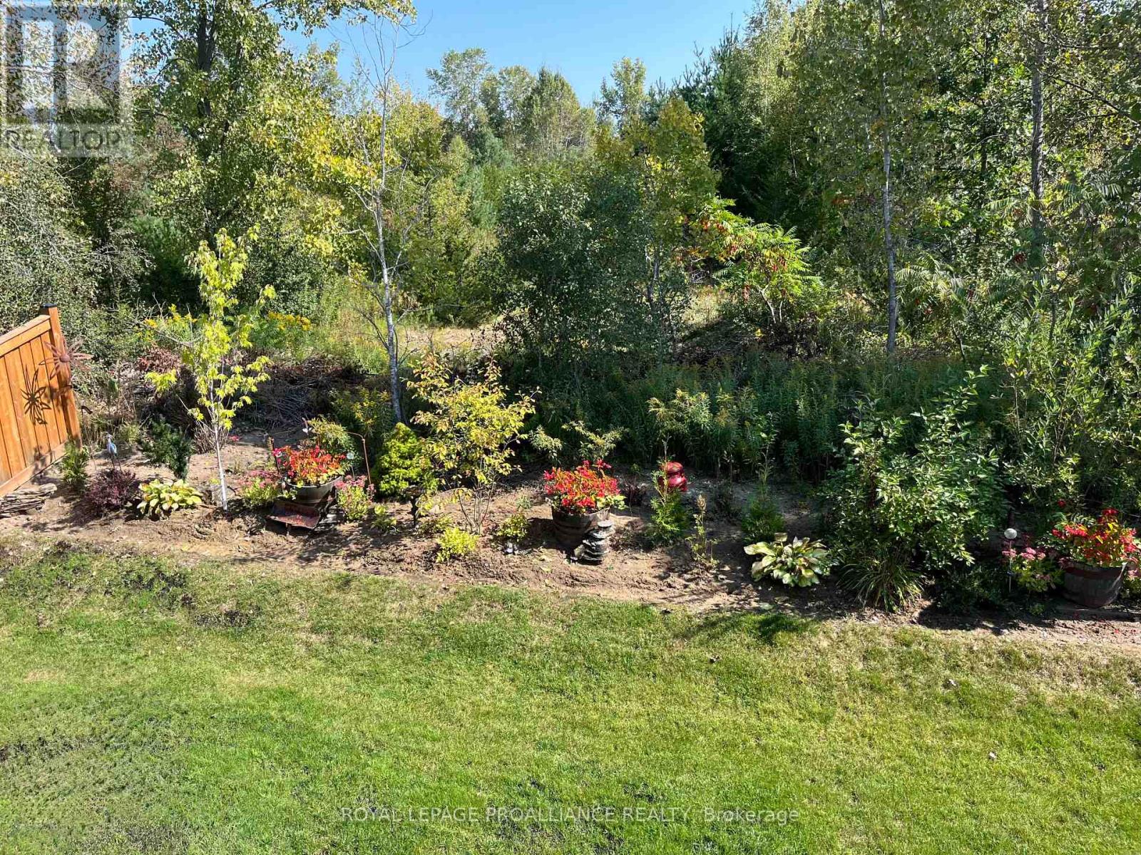 21 Brookfield Crescent, Quinte West, Ontario  K8V 0H9 - Photo 7 - X12815906