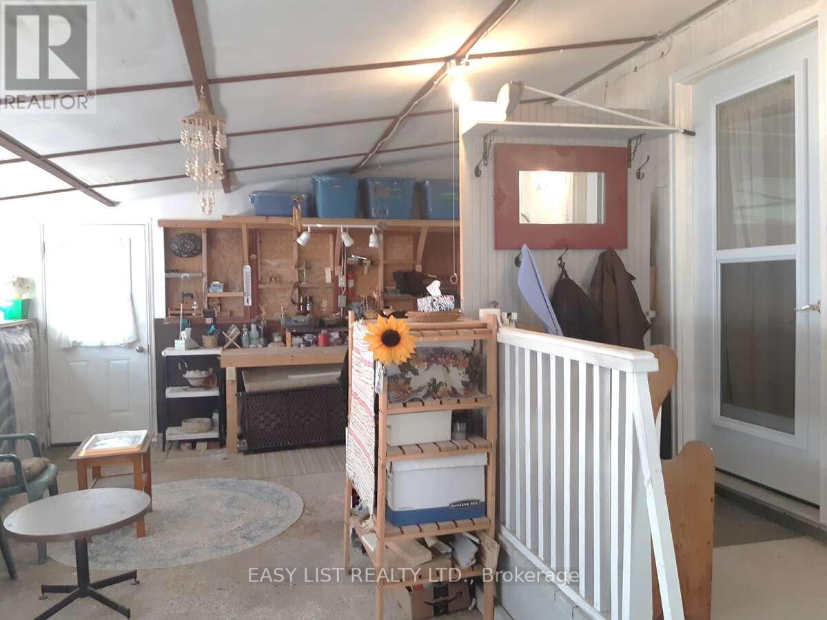 18 Sutton Drive, Ashfield-Colborne-Wawanosh, Ontario  N7A 3Y3 - Photo 17 - X12421525