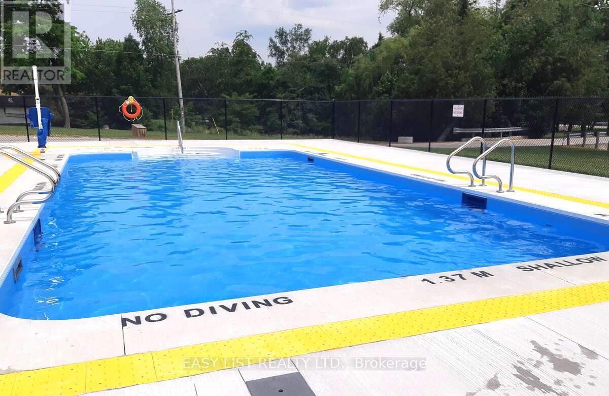 18 Sutton Drive, Ashfield-Colborne-Wawanosh, Ontario  N7A 3Y3 - Photo 19 - X12421525