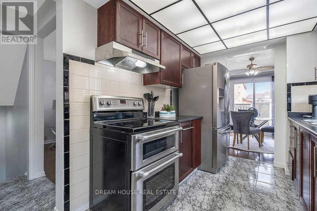 47 Rushmore Crescent, Brampton, Ontario  L6Z 1R1 - Photo 15 - W12820640