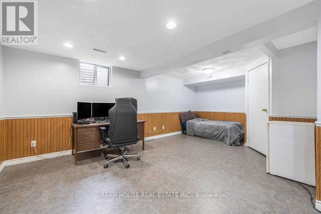 47 Rushmore Crescent, Brampton, Ontario  L6Z 1R1 - Photo 25 - W12820640