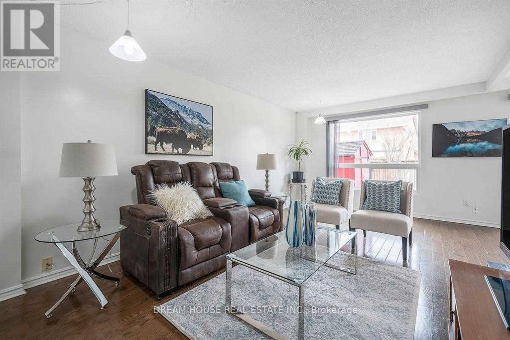 47 Rushmore Crescent, Brampton, Ontario  L6Z 1R1 - Photo 6 - W12820640