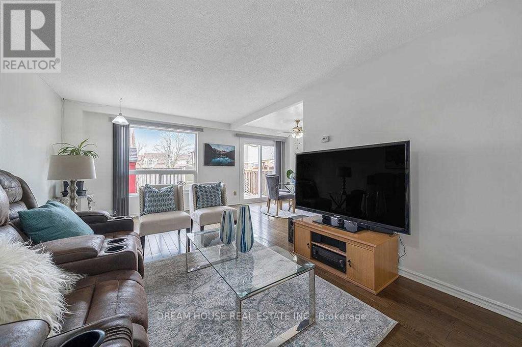 47 Rushmore Crescent, Brampton, Ontario  L6Z 1R1 - Photo 7 - W12820640