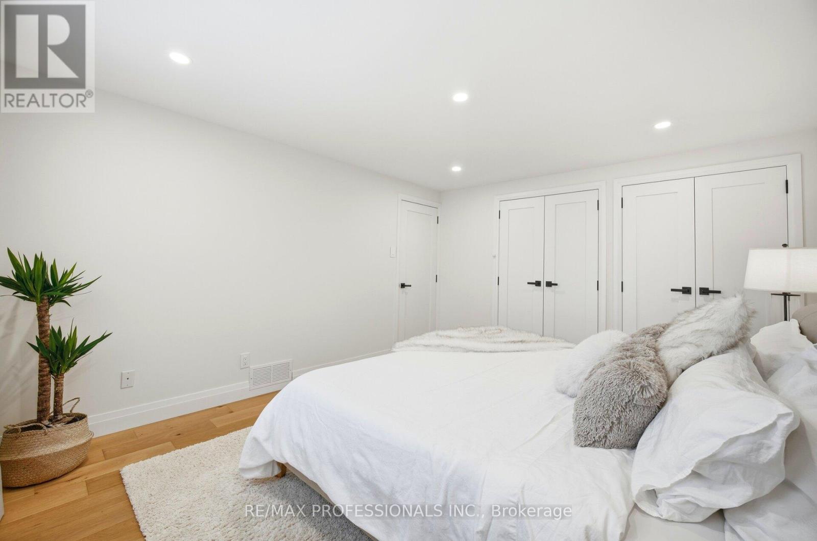 50 Trotters Lane, Brampton, Ontario  L6Y 1B6 - Photo 34 - W12820656