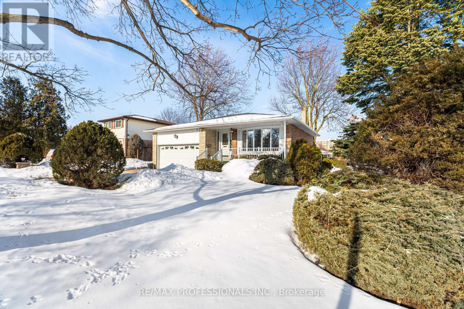 50 Trotters Lane, Brampton, Ontario  L6Y 1B6 - Photo 6 - W12820656