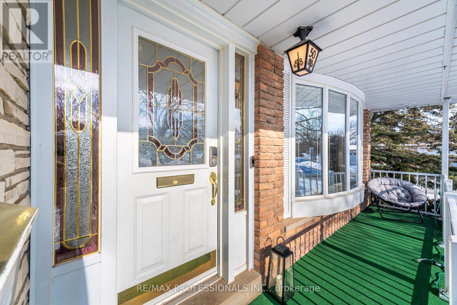 50 Trotters Lane, Brampton, Ontario  L6Y 1B6 - Photo 7 - W12820656