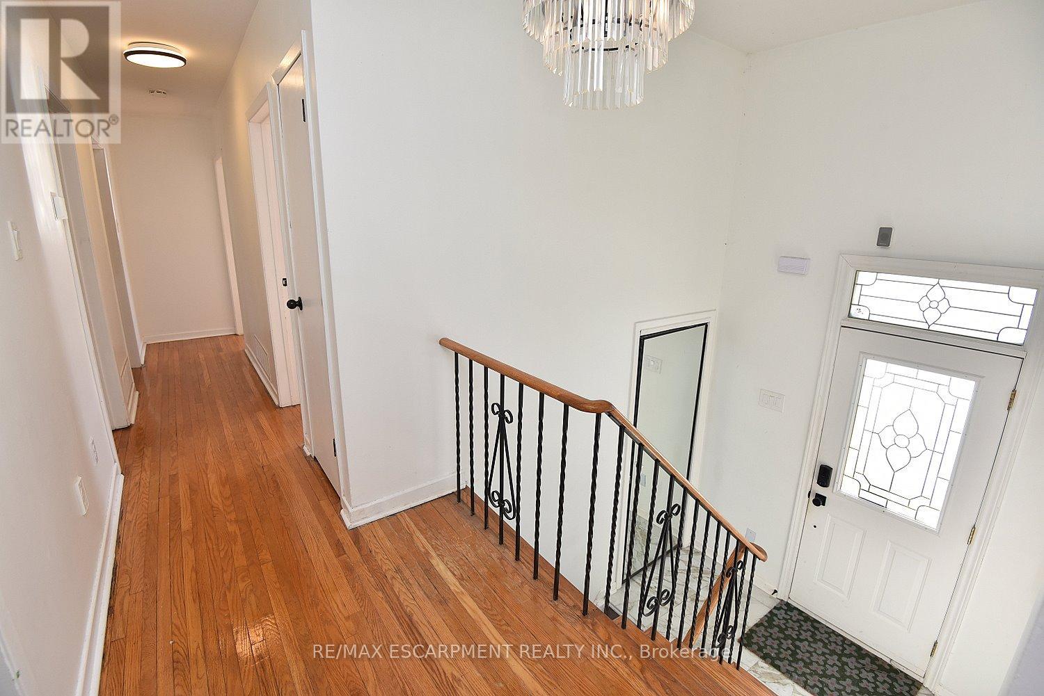 409 Tennyson Drive, Oakville, Ontario  L6L 3Z2 - Photo 10 - W12820708