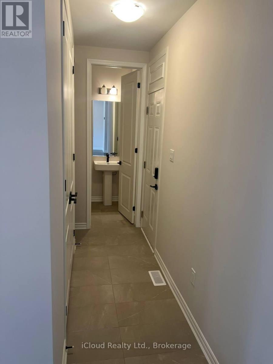 Upper - 1407 Hearns Place, Milton, Ontario  L9E 2J7 - Photo 15 - W12820714