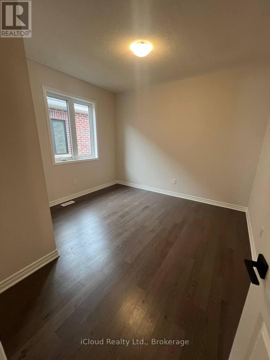 Upper - 1407 Hearns Place, Milton, Ontario  L9E 2J7 - Photo 5 - W12820714