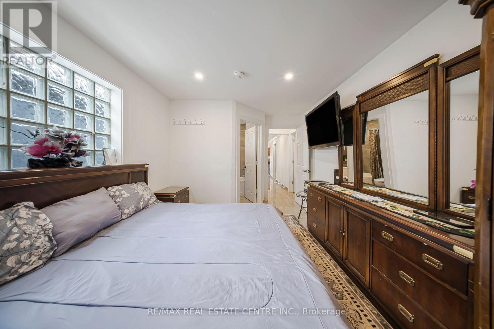 118 Cope Street, Hamilton, Ontario  L8H 5B4 - Photo 18 - X12820522