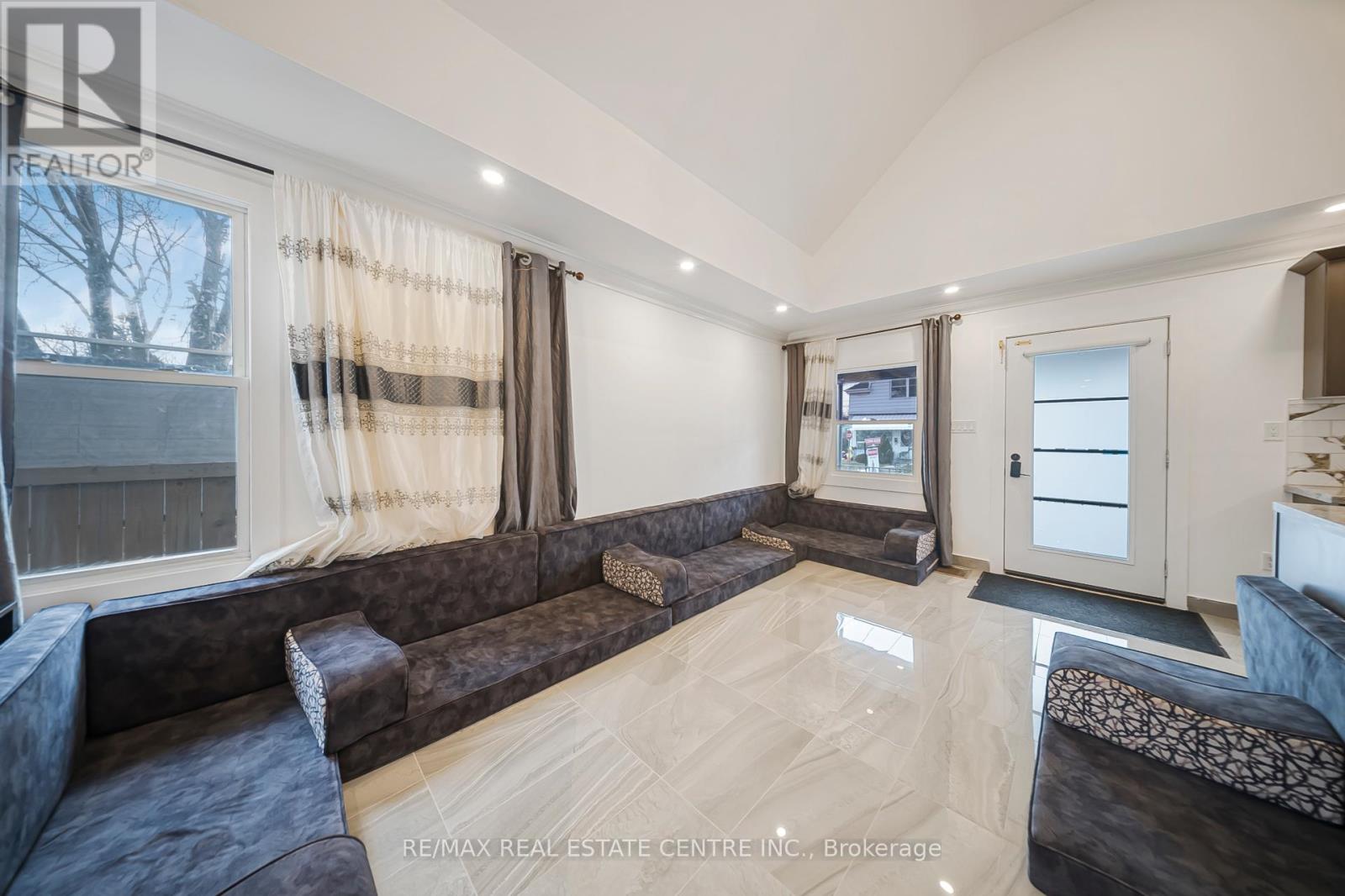 118 Cope Street, Hamilton, Ontario  L8H 5B4 - Photo 6 - X12820522