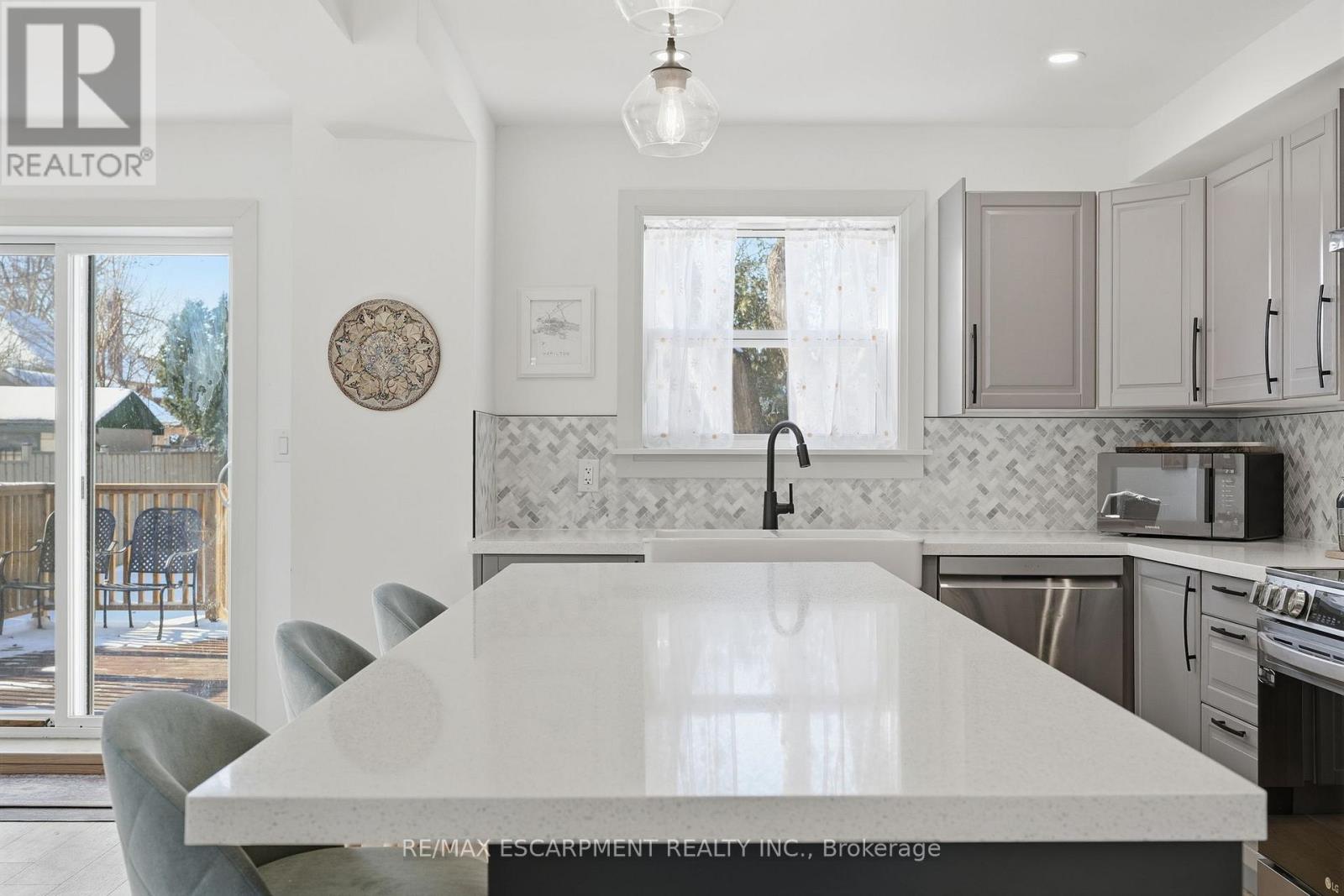 286 East 18th Street, Hamilton, Ontario  L9A 4P6 - Photo 14 - X12820590