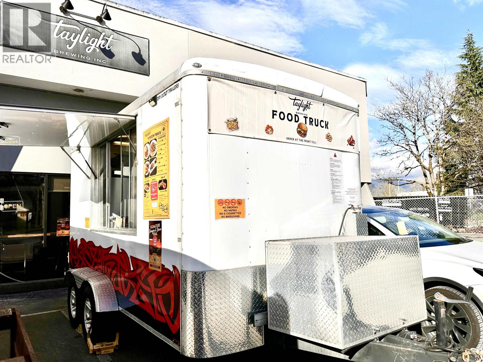 402 1485 Coast Meridian Road, Port Coquitlam, British Columbia  V3C 5P1 - Photo 2 - C8076273