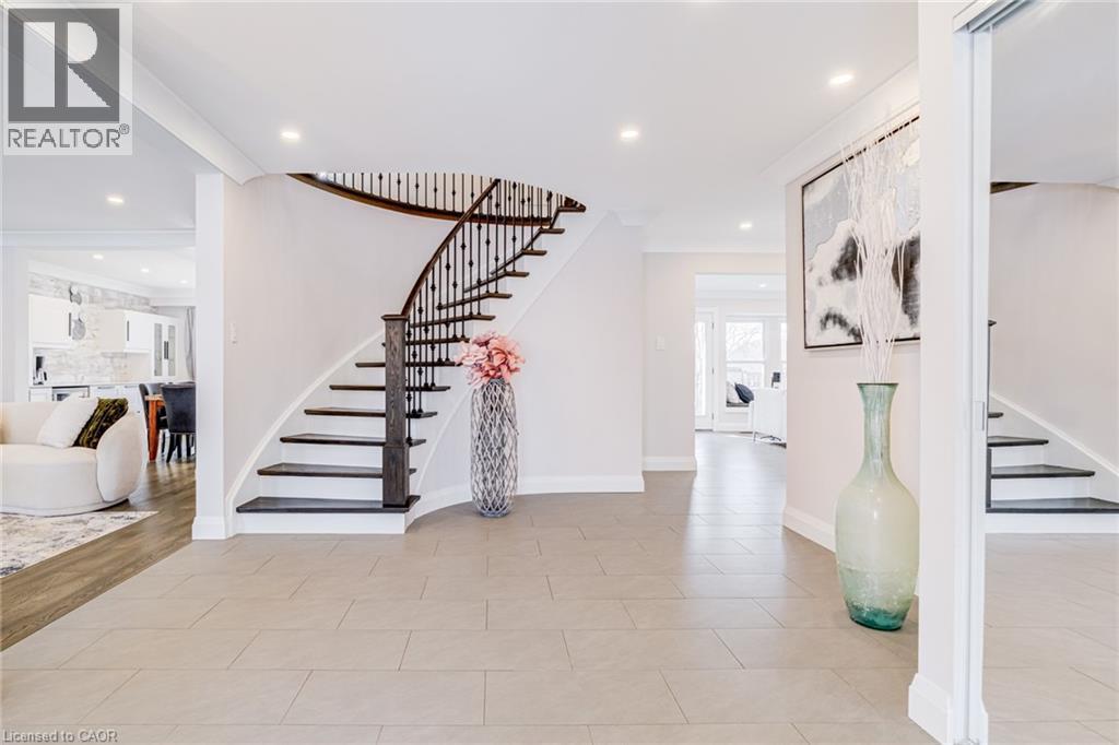 1320 Monmouth Drive, Burlington, Ontario  L7P 3J6 - Photo 4 - 40805468