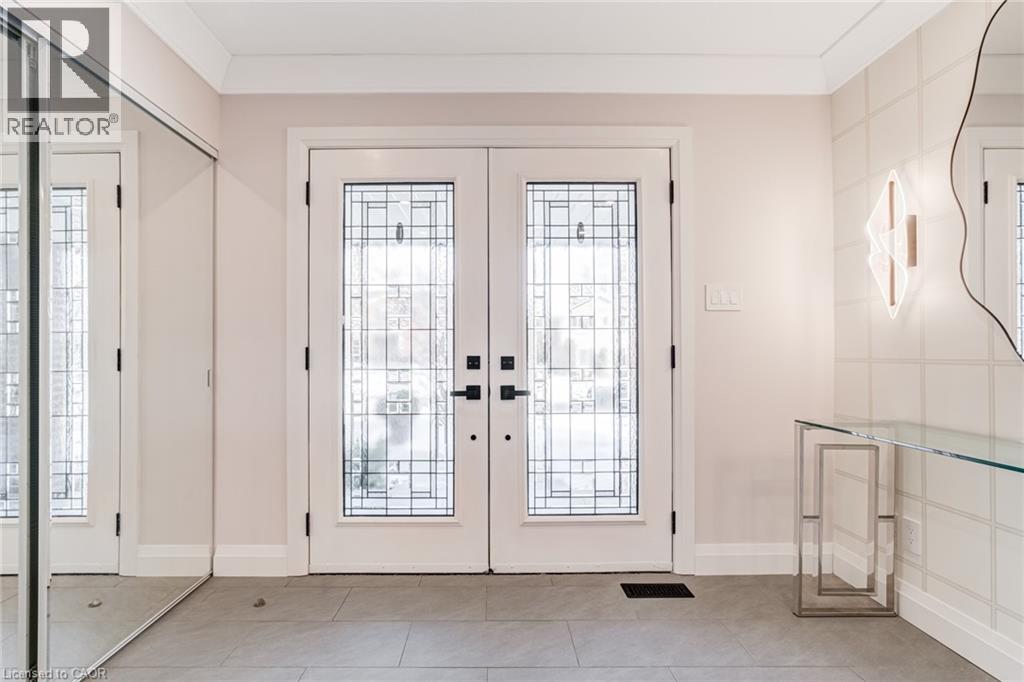 1320 Monmouth Drive, Burlington, Ontario  L7P 3J6 - Photo 3 - 40805468