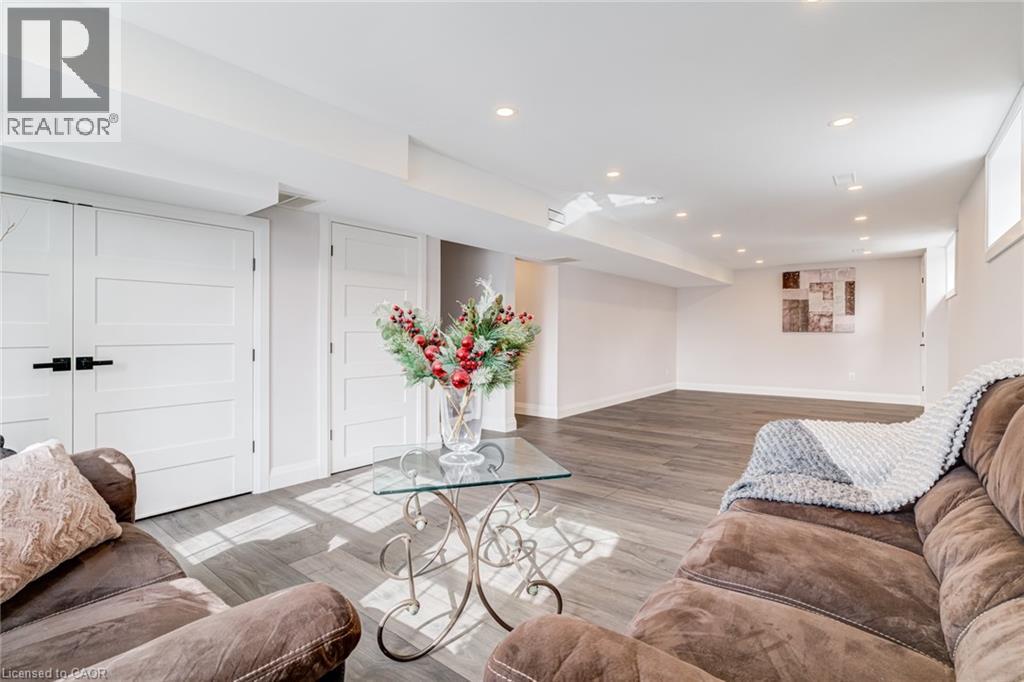 1320 Monmouth Drive, Burlington, Ontario  L7P 3J6 - Photo 37 - 40805468