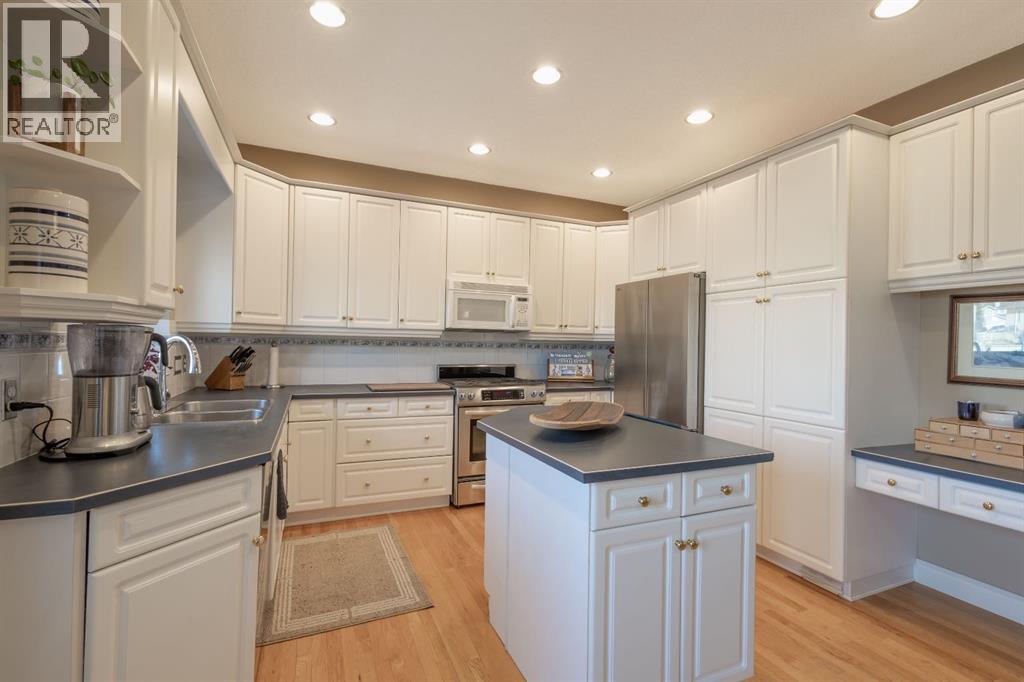 456 Hawkland Place Nw, Calgary, Alberta  T3G 3R1 - Photo 9 - A2286087