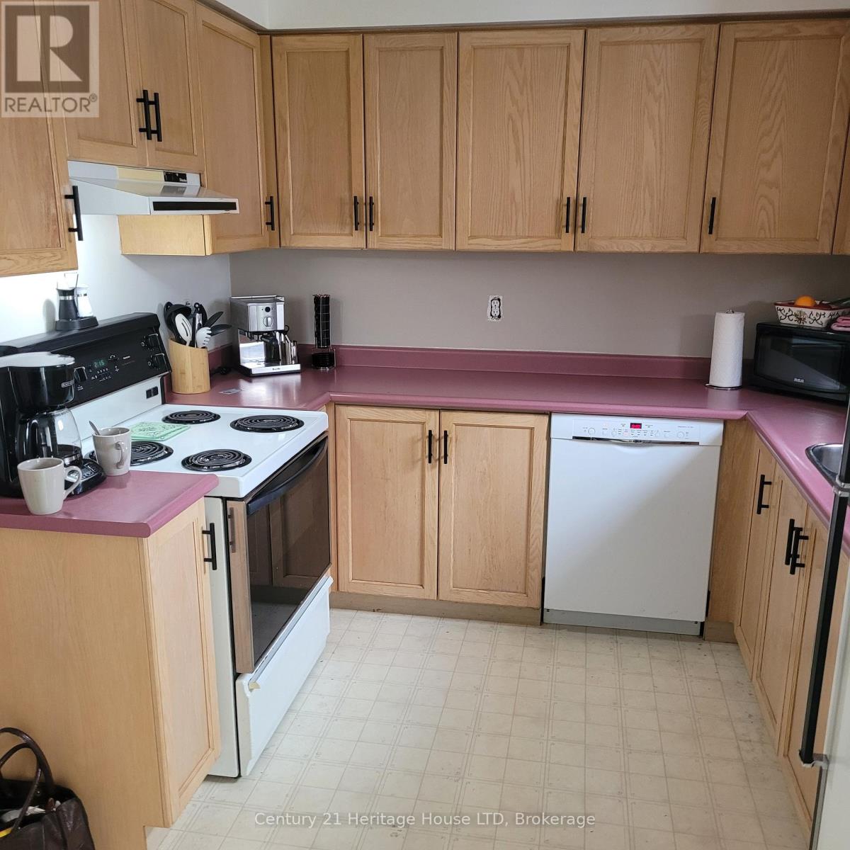 17 Meadowbrook Lane, Pelham, Ontario  L0S 1E4 - Photo 7 - X12820786