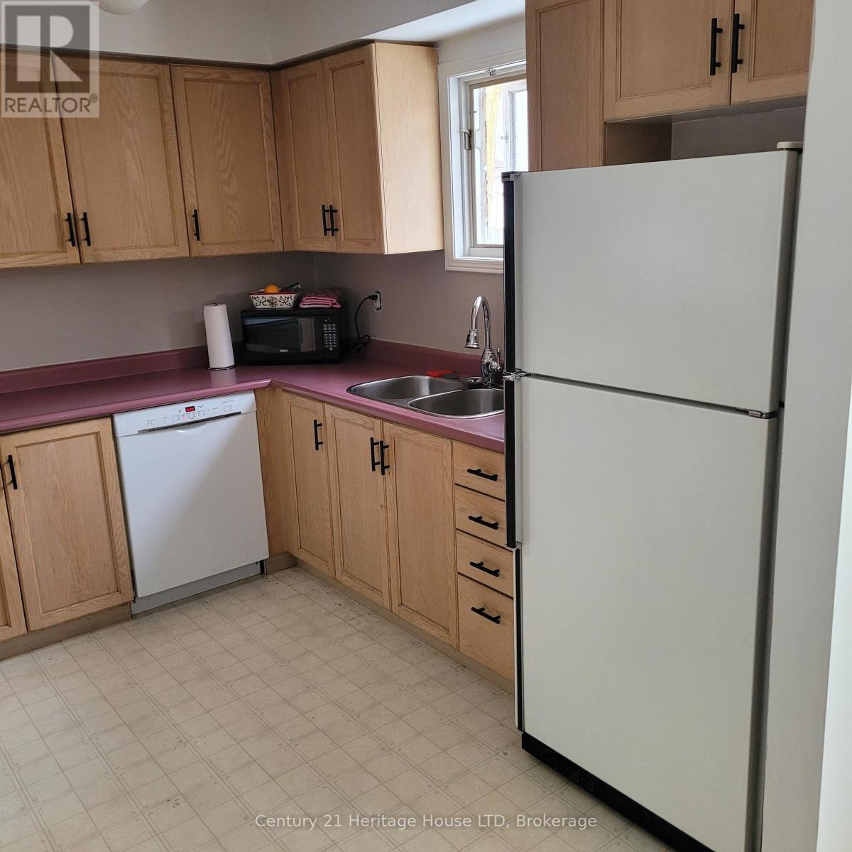 17 Meadowbrook Lane, Pelham, Ontario  L0S 1E4 - Photo 8 - X12820786