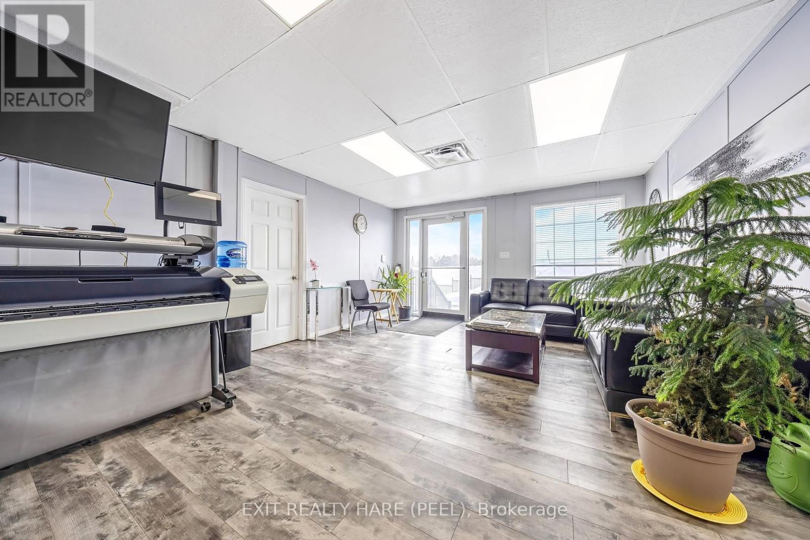 20383 Hurontario Street, Caledon, Ontario  L7K 1W8 - Photo 8 - W12761788