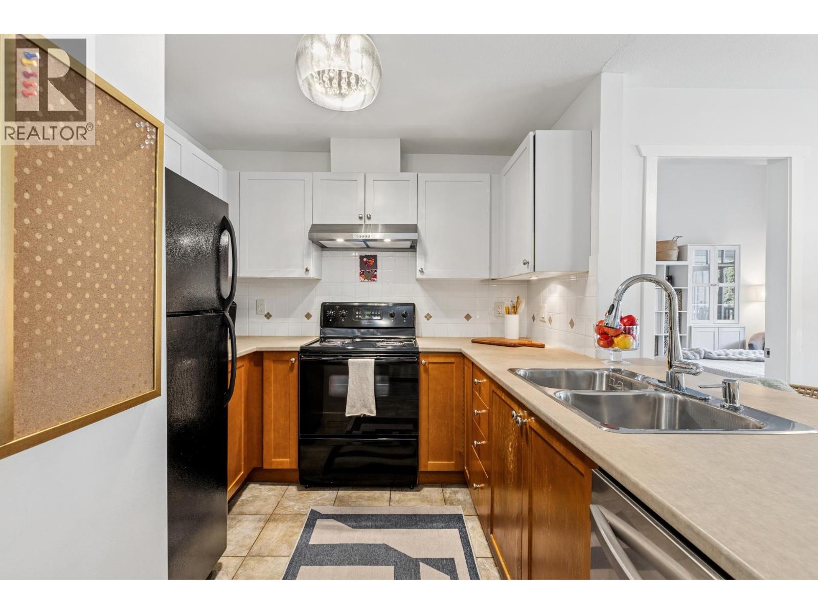 404 183 W 23rd Street, North Vancouver, British Columbia  V7M 2B1 - Photo 10 - R3093598