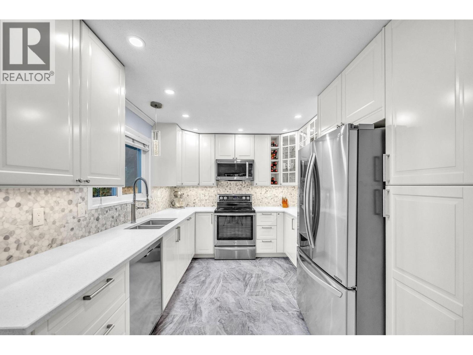 3539 Napier Street, Vancouver, British Columbia  V5K 2X8 - Photo 11 - R3093634