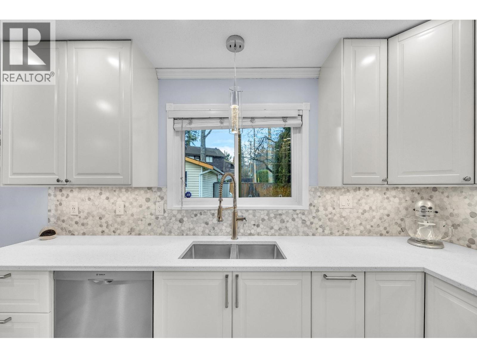 3539 Napier Street, Vancouver, British Columbia  V5K 2X8 - Photo 12 - R3093634