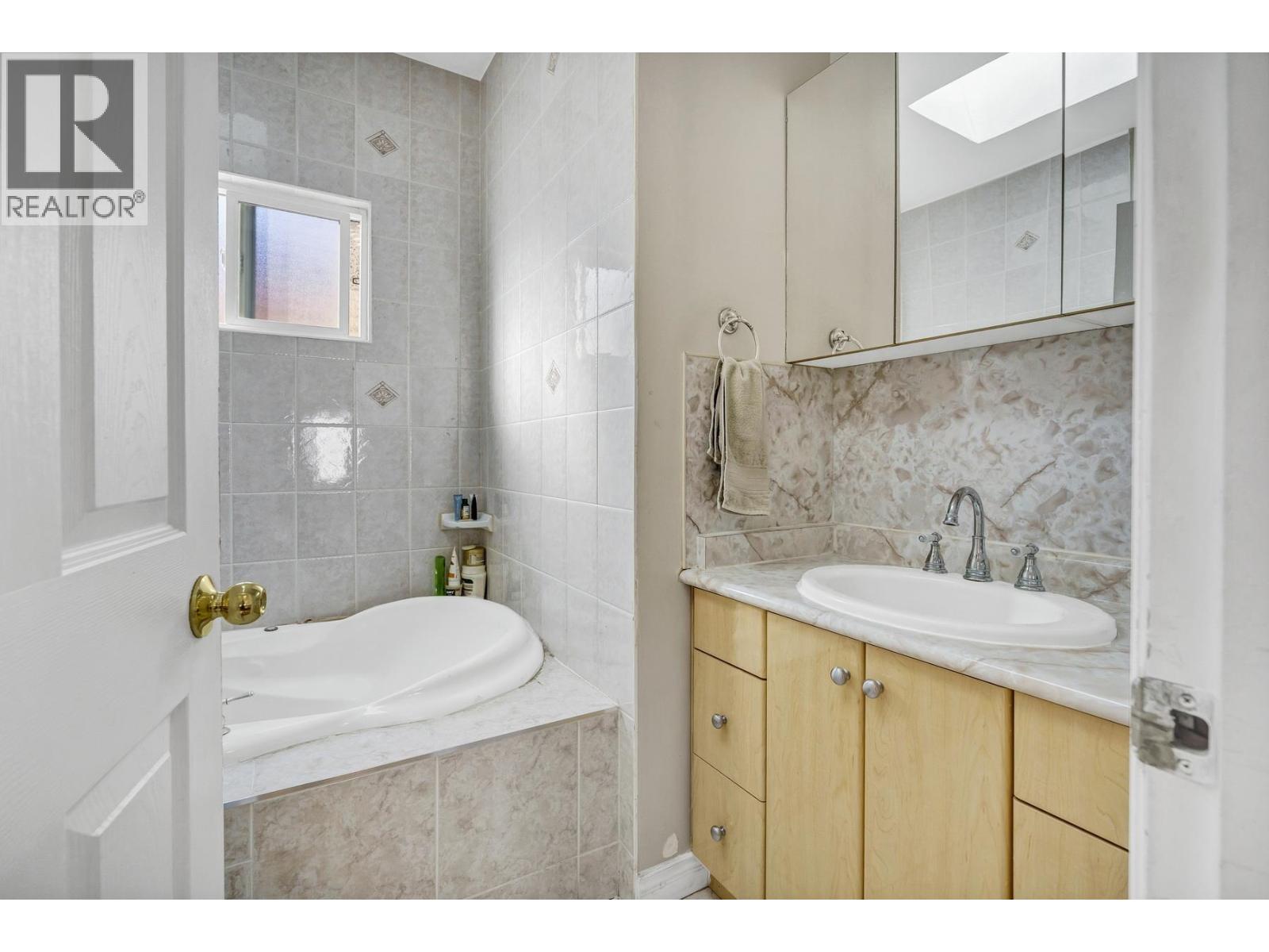 591 E 28th Avenue, Vancouver, British Columbia  V5V 2N4 - Photo 9 - R3090177