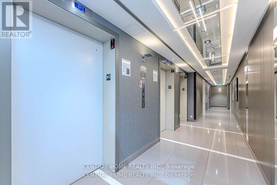 1405 - 75 Oneida Crescent, Richmond Hill, Ontario  L4B 0H3 - Photo 5 - N12820770