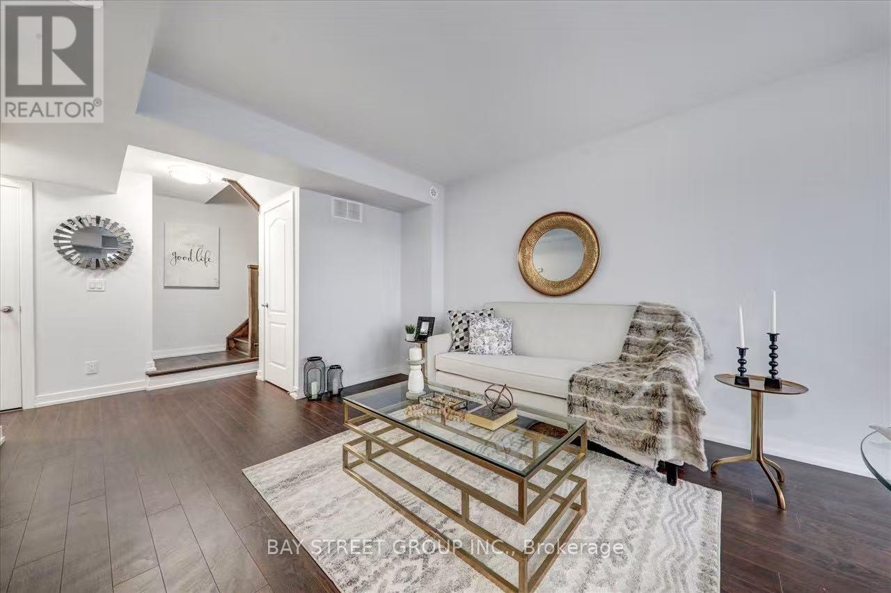 311 - 20 Dunsheath Way, Markham, Ontario  L6B 1N3 - Photo 4 - N12820772