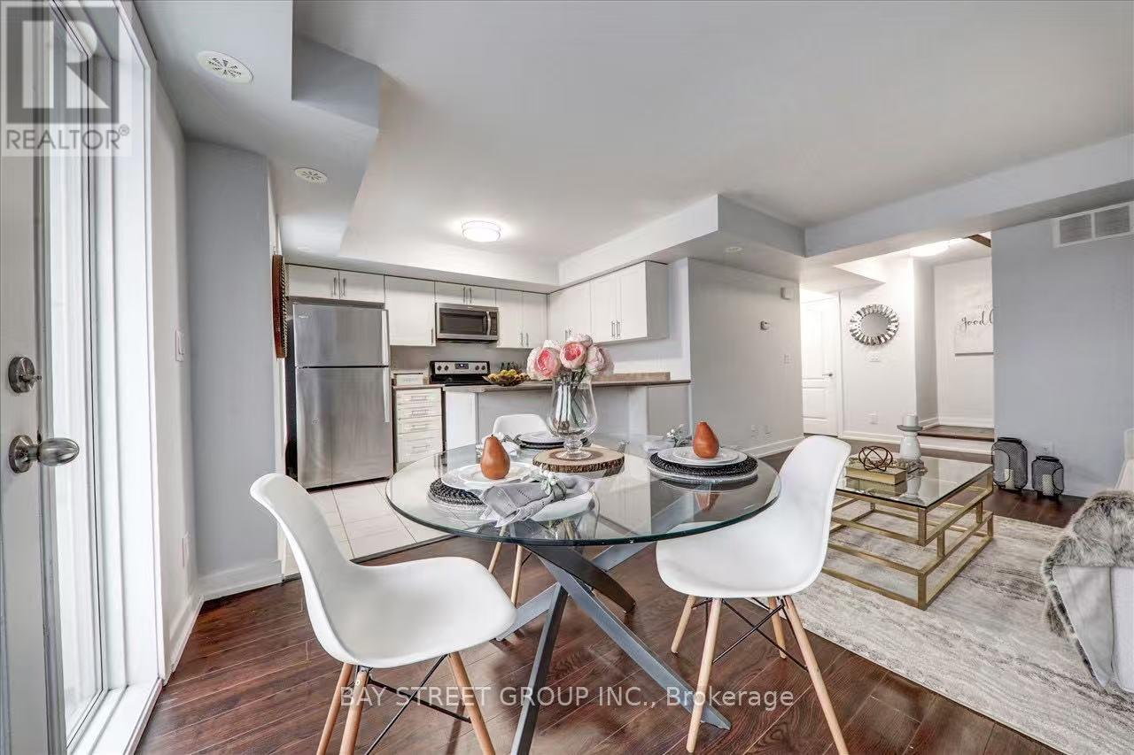 311 - 20 Dunsheath Way, Markham, Ontario  L6B 1N3 - Photo 6 - N12820772