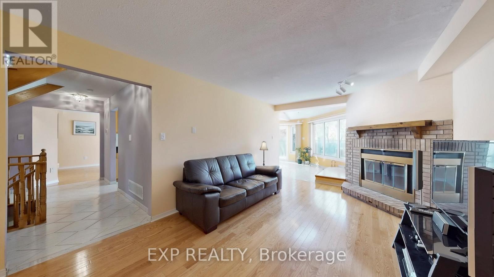 94 Coledale Road, Markham, Ontario  L3R 7V9 - Photo 9 - N12820774