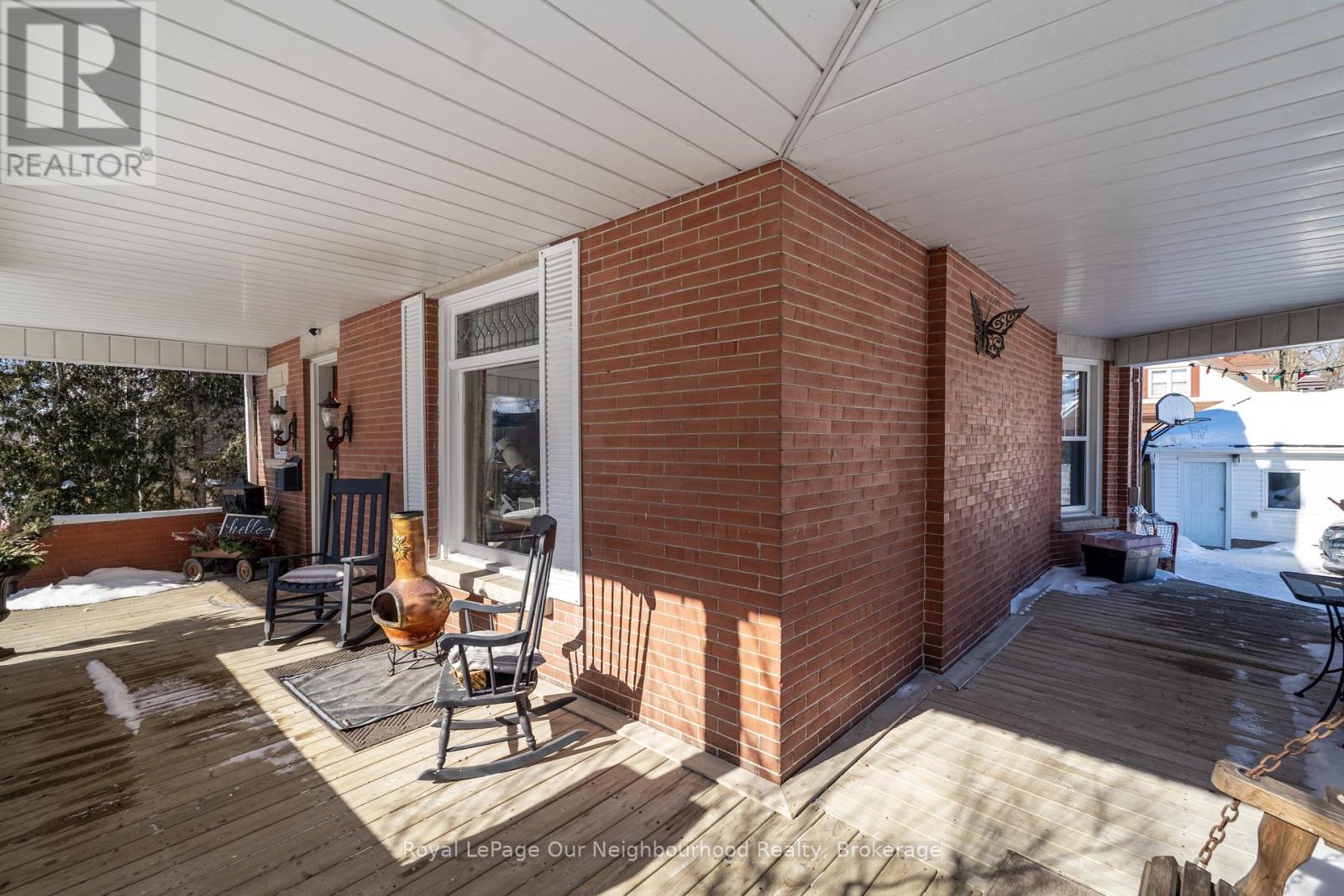 6038 Main Street, Whitchurch-Stouffville (Stouffville), Ontario  L4A 1B8 - Photo 9 - N12820784