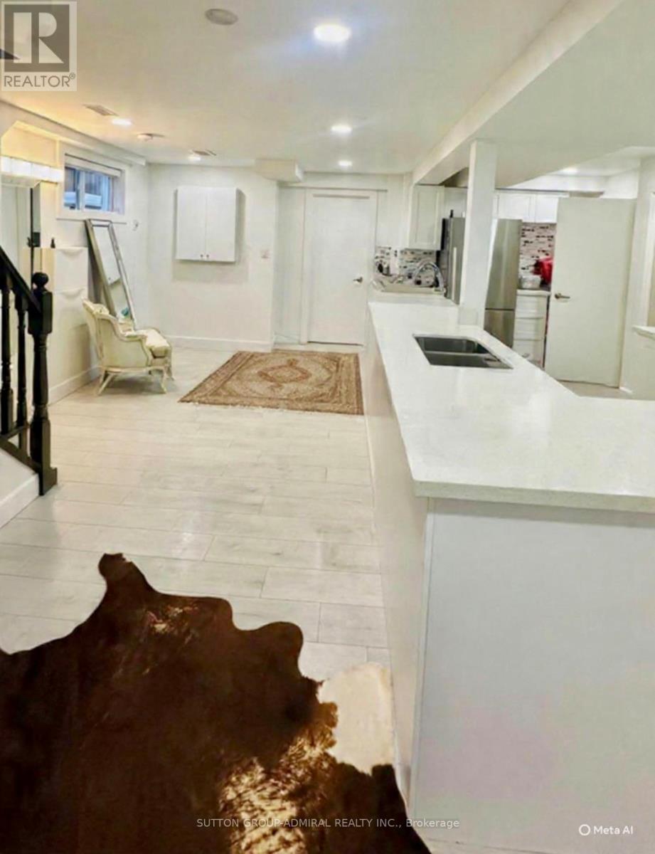 Lower - 25 Arbutus Crescent, Toronto, Ontario  M1P 1W8 - Photo 4 - E12810036