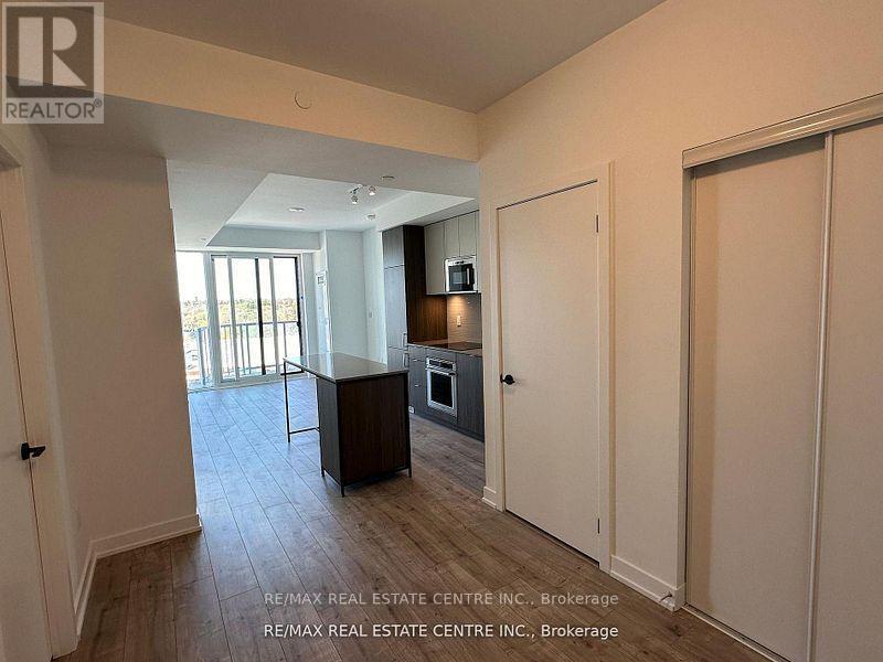 1002 - 220 Missinnihe Way, Mississauga, Ontario  L5H 0A9 - Photo 4 - W12820382