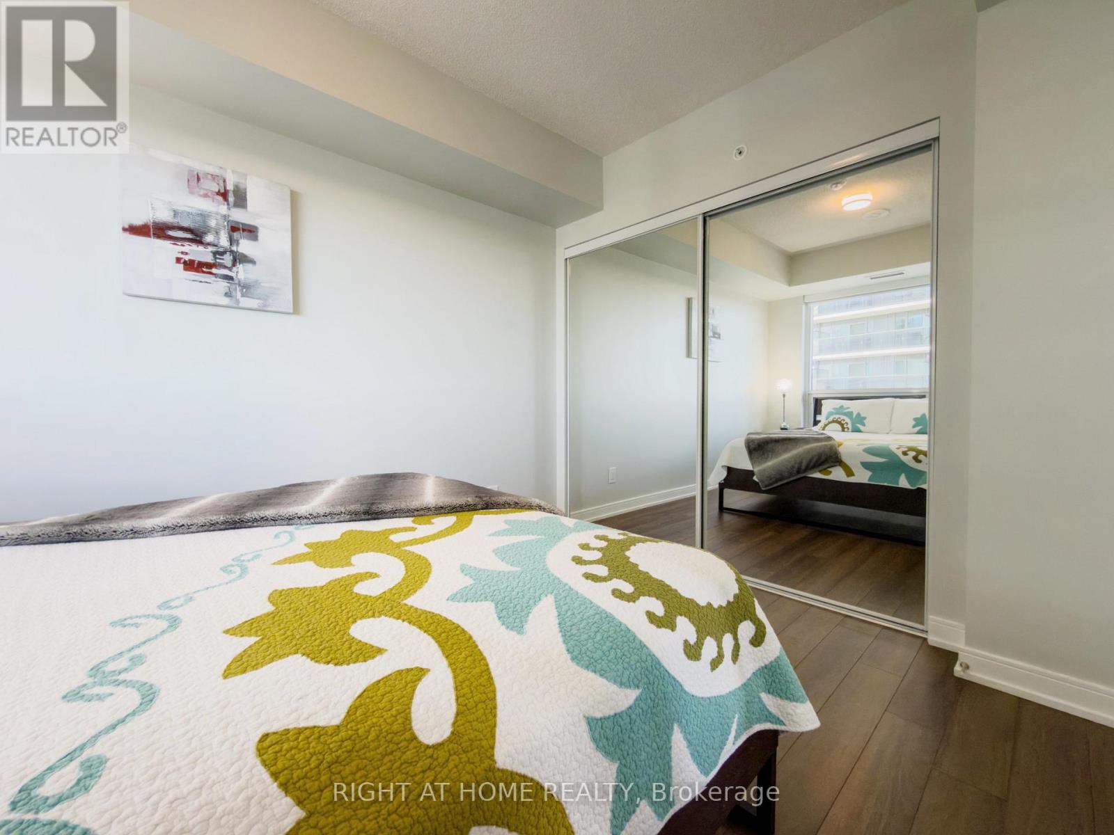 1404 - 30 Samuel Wood Way, Toronto, Ontario  M9B 0C9 - Photo 12 - W12820740